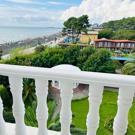 Claude Monet Beach Hotel Ureki Εξωτερικό φωτογραφία
