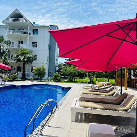 Claude Monet Beach Hotel Ureki Εξωτερικό φωτογραφία