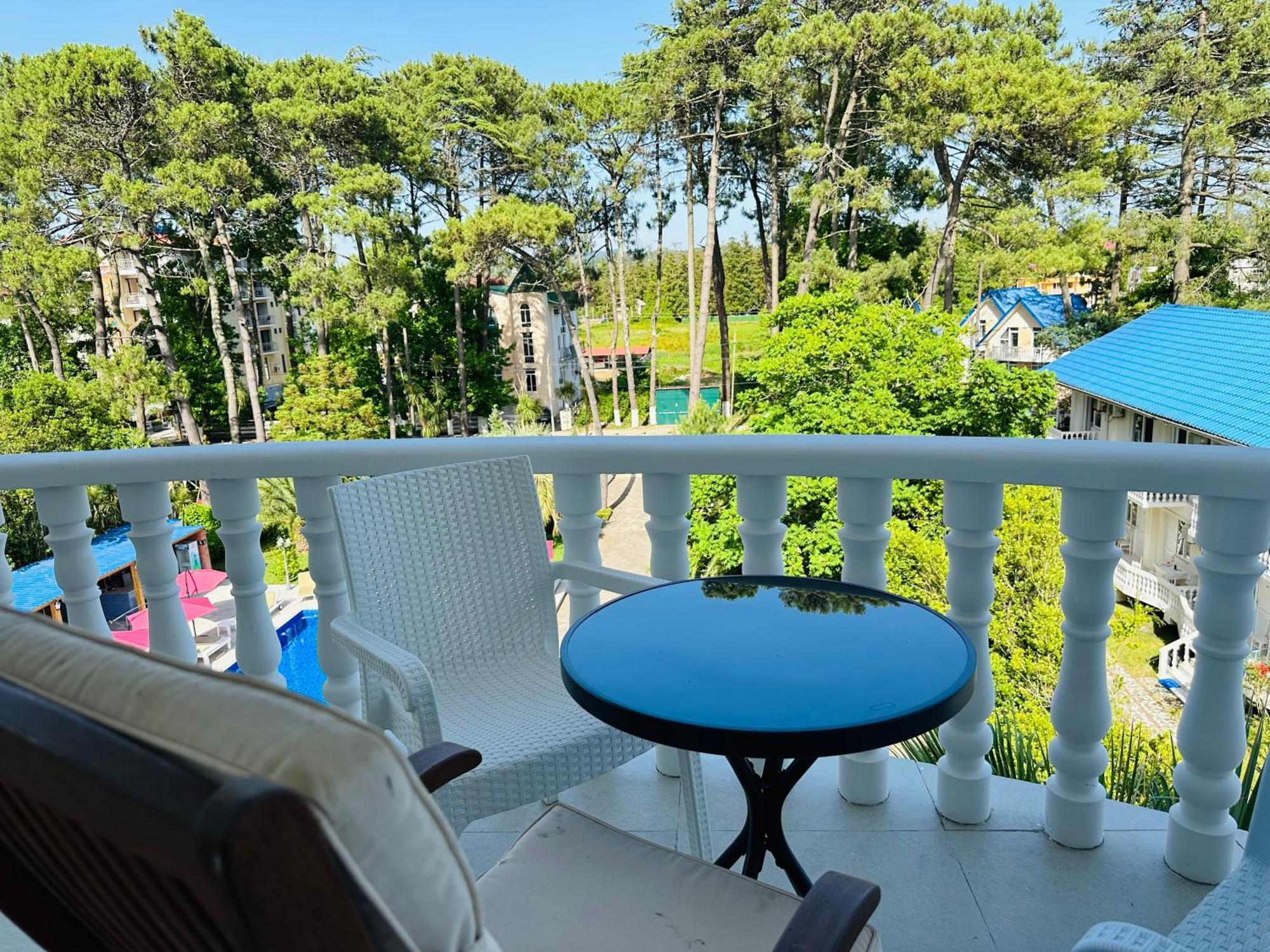 Claude Monet Beach Hotel Ureki Εξωτερικό φωτογραφία
