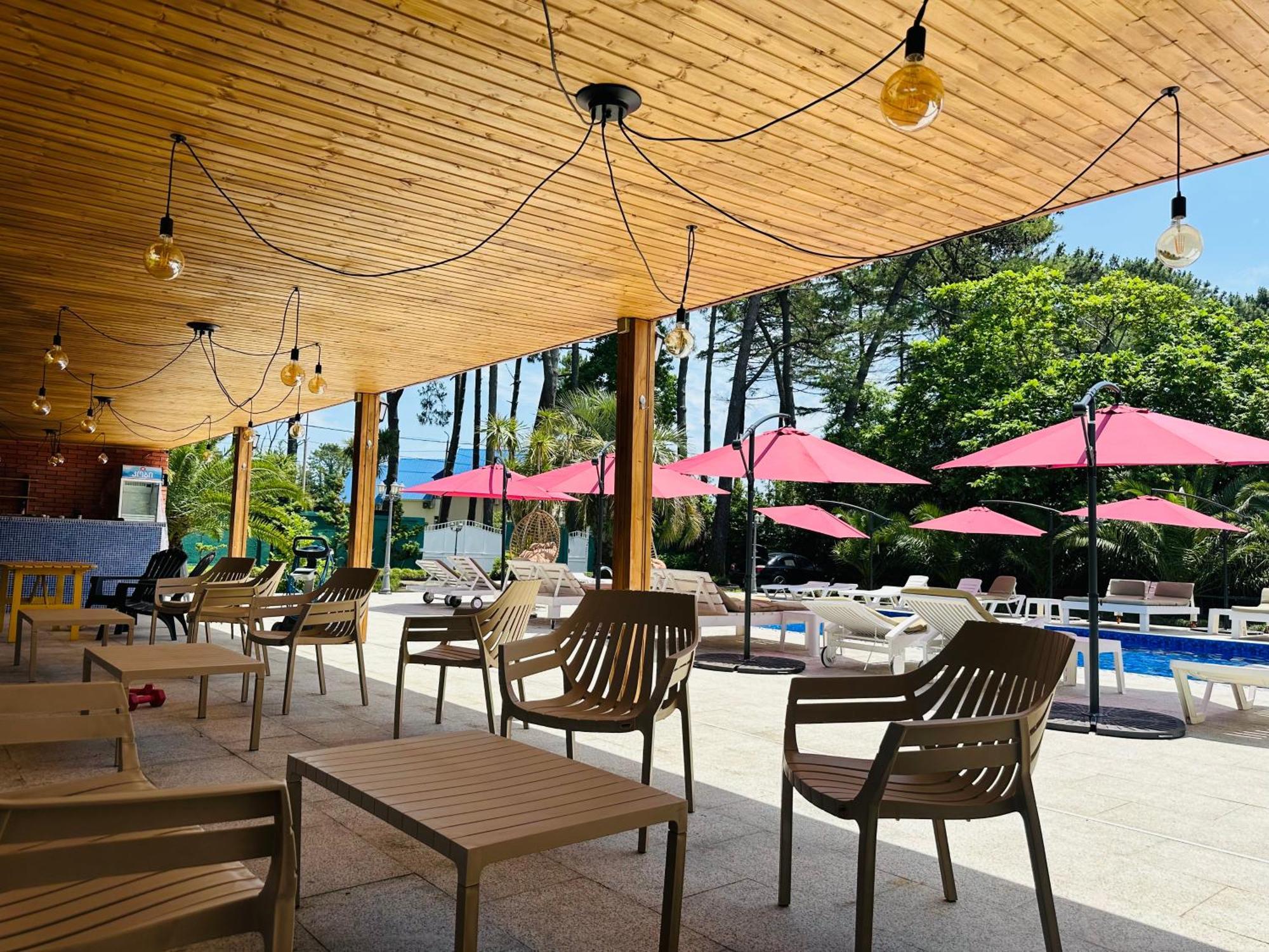 Claude Monet Beach Hotel Ureki Εξωτερικό φωτογραφία