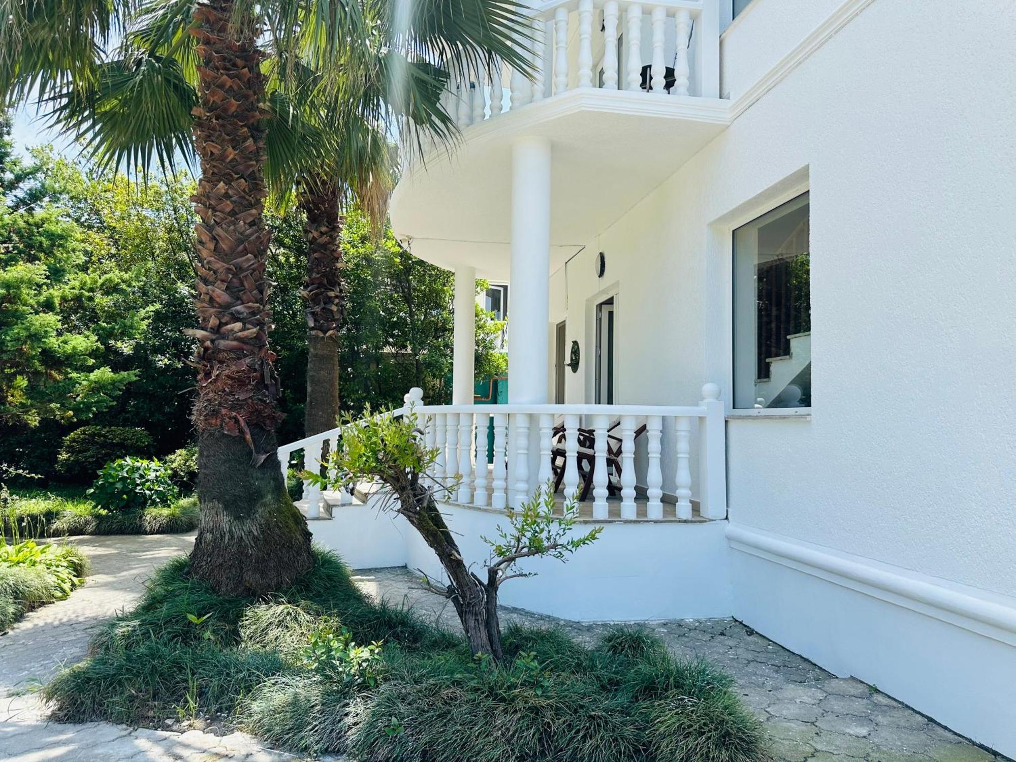 Claude Monet Beach Hotel Ureki Εξωτερικό φωτογραφία